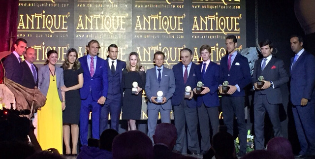 Antonio Ferrera y José Garrido junto al resto de premiados