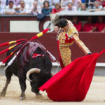 Alejandro Talavante instrumentando un natural en Las Ventas (FOTO:Álvaro Marcos)