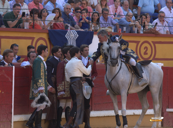 El homenaje a Moura quedó en saludos y brindis sin más protocolos ni aditamentos (FOTO: Gallardo)