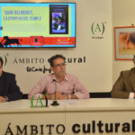 Juan Carlos Gil escoltado en la mesa de oradores por A. Girol y M. Luna (FOTO:JM.Ambrós)