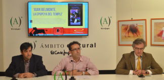 Juan Carlos Gil escoltado en la mesa de oradores por A. Girol y M. Luna (FOTO:JM.Ambrós)