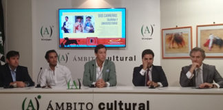 Los conferenciantes durante su intervención en la Sala Ámbito Cultural (FOTO: JMª Ballester)