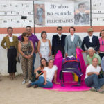 Los asistentes al homenaje junto a Fernando González (FOTO: Antonio Álvarez)