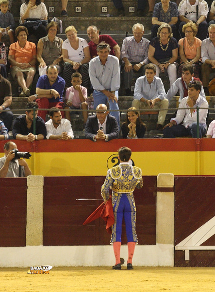 Garrido brindando al maestro Luis Reina