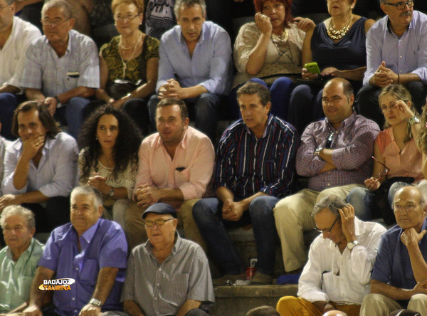 Fco Javier Serrano y Javier González Barquero apoyando a Tomás Angulo