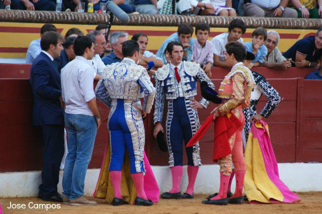 Brindis de Ginés a su cuadrilla 