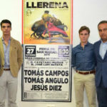 Los dos espadas junto a Valentín Cortés y Joaquín Domínguez