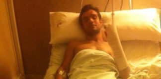 Miguelín Murillo en la cama del hospital de Fremap de Sevilla tras la operación