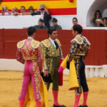 Morante invistiendo matador de toros a Posada de Maravillas (FOTO: Gallardo)