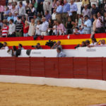 Ayer no cabía un alfiler en los burladeros de prensa, en cambio esta tarde pueden apreciar los huecos que había. Esta imagen demuestra lo que se dice en el escrito de la izquierda. (FOTO: Gallardo)