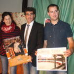 Fernando González posando con su trofeo (FOTO: Alfonso Cámara)