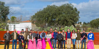 El grupo de aficionados posando para la foto inicial del curso (FOTO:Antonio Álvarez)