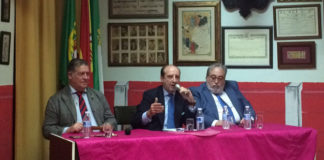 El abogado Joaquín Moeckel escoltado por los también letrados Giralt y Valbuena