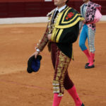 David Bolsico cruzando el albero de Olivenza para debutar con caballos (FOTO:Gallardo)