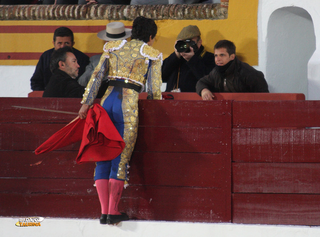 Leo Valadez brindando a El Juli