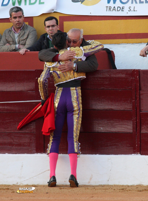 Detallazo de Talavante con Cipriano Píriz