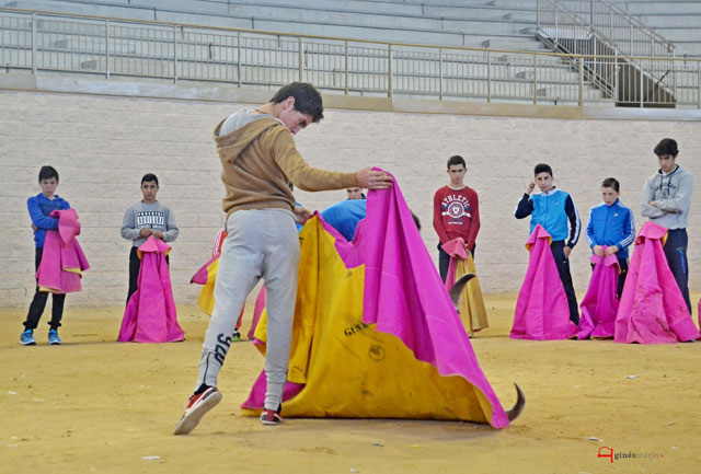 Toreando de salón para explicar sus fundamentos