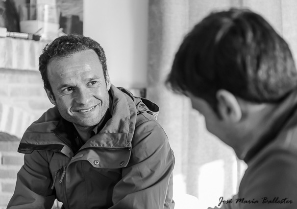 El diestro pacense sonriente mientras contestaba a las preguntas (FOTO:JM Ballester)