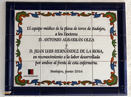 Placa en recuerdo de dos grandes cirujanos