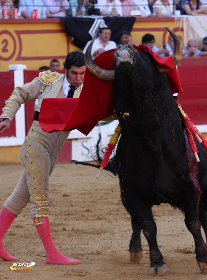 Morante, muy mermado físicamente, no estuvo a gusto en toda la tarde (FOTO:Gallardo)