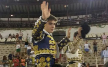 Antonio Medina sale a hombros en La Malagueta