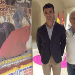 Jesús Díez acompañado de Jesús Cañete, presidente de la Comisión Taurina de Arganda del Rey