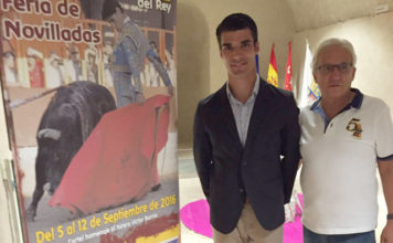 Jesús Díez acompañado de Jesús Cañete, presidente de la Comisión Taurina de Arganda del Rey