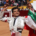 Roca Rey dando la vuelta al ruedo en la pasada feria de Olivenza (FOTO:Gallardo)