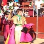 Antonio Medina dando la vuelta al ruedo esta tarde en el coso de El Hoyo de Pinares