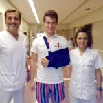 Juan Luis Moreno con el personal sanitario que le ha atendido en el hospital sevillano de Fremap