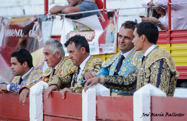 Los picadores en su cónclave particular