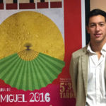 Miguel Ángel Silva junto al cartel de su alternativa