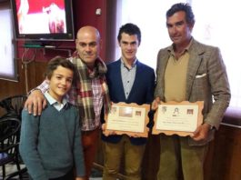 Juan Luis Moreno y Tomás Prieto de la Cal con sus premios cosechados en Fuentes de León