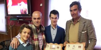 Juan Luis Moreno y Tomás Prieto de la Cal con sus premios cosechados en Fuentes de León