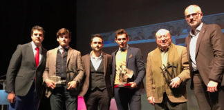 Los galardonados posan con sus premios en Herrera del Duque