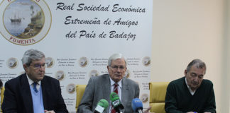 Luis Carlos Franco, Alfredo Liñán y Francisco González durante el acto de presentación