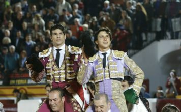 Manzanares y Roca Rey a hombros