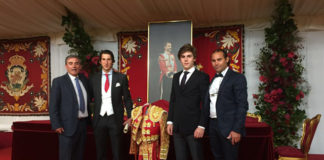 Ambel y Medina junto a los maestros Reina y Cartujano en la entrega de premios de la Real Maestranza de Sevilla