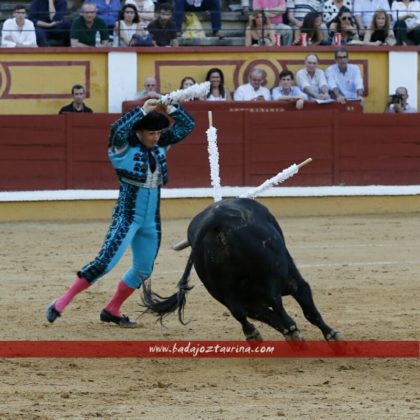 Manu Izquierdo con los palos