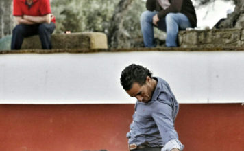 Iván Fandiño durante un tentadero reciente en la ganadería de Cayetano Muñoz (FOTO: Gallardo)