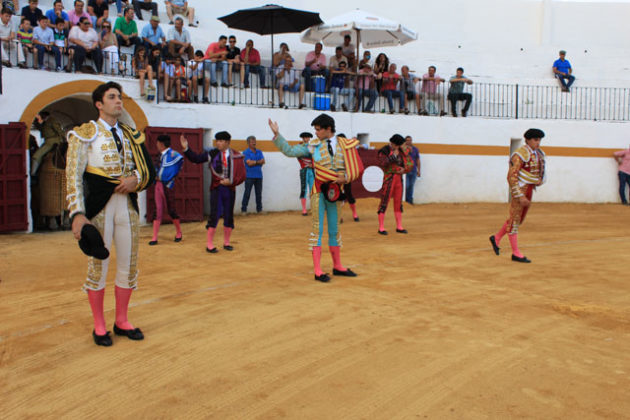 Paseíllo en Fuentes de León