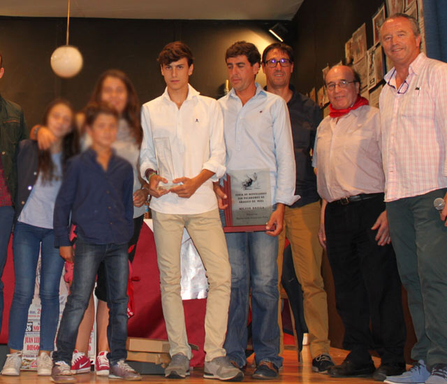 Ismael Jiménez y Fernando González con los premios conseguidos en Arauzo de Miel (FOTO: Alfonso Benito)