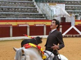 Adrián Venegas durante su actuación del pasado sábado en Almendralejo (FOTO: Campos)