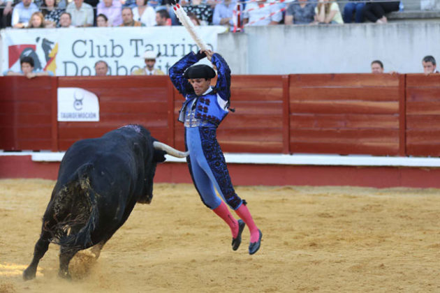 Buen tercio de banderillas en el sexto bis