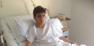 Sebastián Marín tras ser intervenido de la cornada sufrida en Portugal