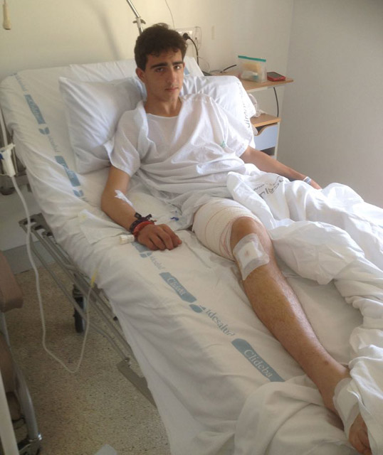 Sebastián Marín tras ser intervenido de la cornada sufrida en Portugal