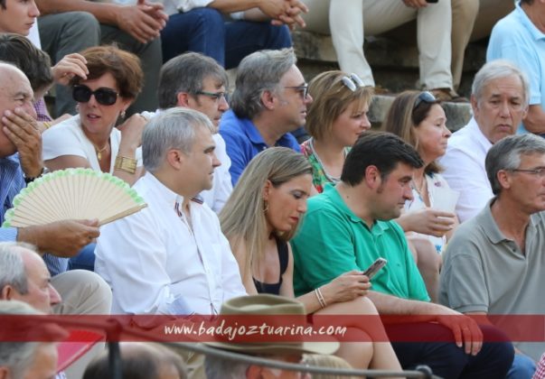 Francisco Javier Fragoso y esposa en su abono habitual