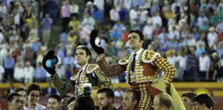 Perera y José Tomás salen a hombros en Algeciras (FOTO: Arjona-Aplausos)