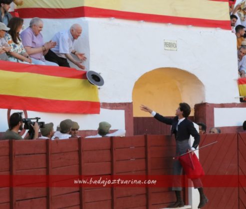 Manolo Vázquez brindó a José María, alma mater de la afición local