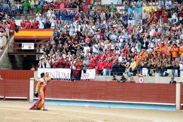 Talavante en la tercera vuelta al ruedo en Pontevedra (FOTO: Verónica Domínguez)